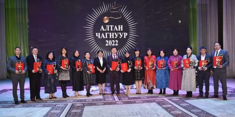 10 дахь удаагийн “Алтан чагнуур”-ын эздээр 16 эмч тодорлоо