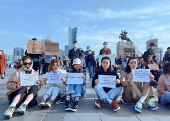 Ардчилсан нам “Ажлаа хий”