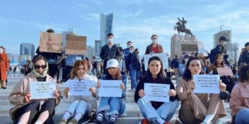 Ардчилсан нам “Ажлаа хий”