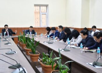 Эрүүл мэндийн сайд С.Энхболд харьяа эмнэлгийн удирдлагуудыг хүлээн авч уулзав