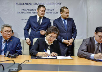 Түүхий тос дамжуулах хоолой барих төслийн гэрээнд гарын үсэг зурлаа