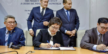 Түүхий тос дамжуулах хоолой барих төслийн гэрээнд гарын үсэг зурлаа