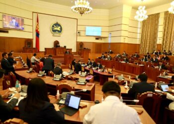 Хөшөө, дурсгал, угтах, үдэх хаалга зэрэг орон нутгийн шинж чанартай төслүүдийг улсын төсвөөр санхүүжүүлэхийг энэ хуулиар хориглохоор тусгалаа