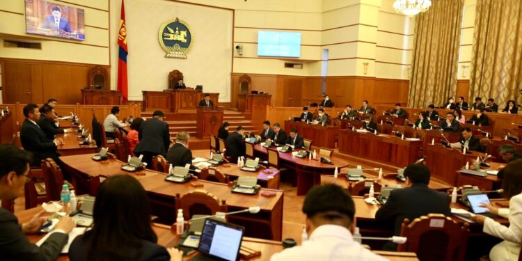 Хөшөө, дурсгал, угтах, үдэх хаалга зэрэг орон нутгийн шинж чанартай төслүүдийг улсын төсвөөр санхүүжүүлэхийг энэ хуулиар хориглохоор тусгалаа