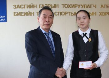 Б.Нарантуяа Биеийн тамир, спортын тэргүүний ажилтан болов