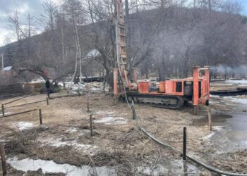 Хандгайтын аманд хориглосон газарт байшин барьж эхэлсэн иргэнийг торгожээ