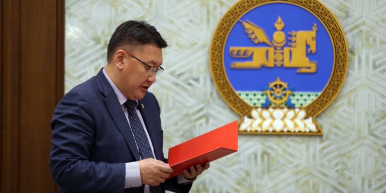 Төсвийн тодотгол: Тэвчиж болох 101,6 тэрбум төгрөгийн санхүүжилт бүхий 91 төсөл, арга хэмжээг зогсоосон
