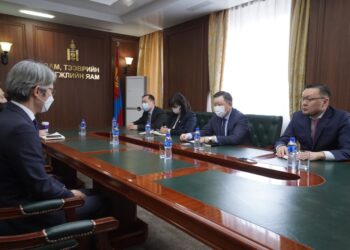 "Чингис хаан" ОУ-ын нисэх онгоцны буудлын удирдлагуудыг хүлээн авч уулзлаа