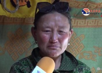 Цагдаа 13 настай охинд буу тулгаж 24 цаг гавтай байлгажээ