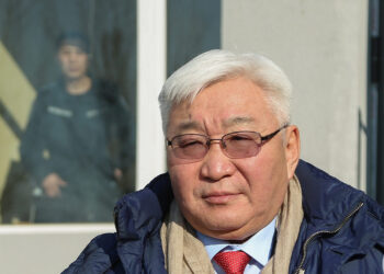 Хэргийг мөрдөн байцаалтад буцааж, Э.Бат-Үүлийг суллах шийдвэр гаргалаа