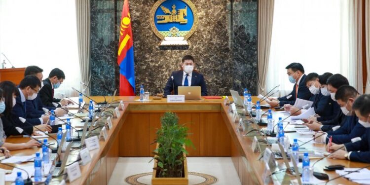 Засгийн газрын ээлжит хуралдаан үргэлжилж байна