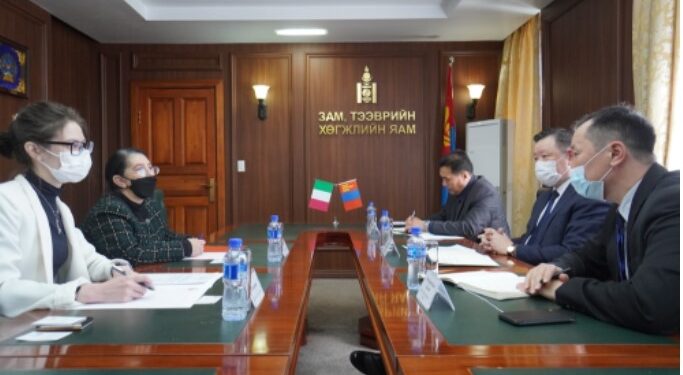 Итали улсын Элчин сайд Лаура Боттатай уулзлаа