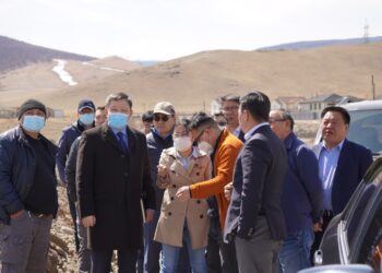 Зам, тээврийн хөгжлийн сайд Улаанбаатар-Налайх чиглэлийн авто замд ажиллалаа