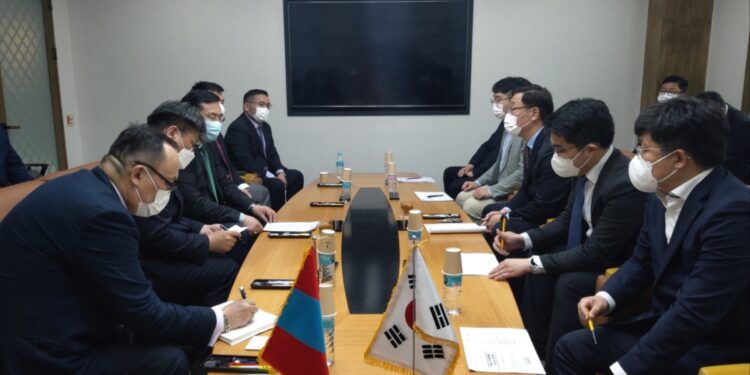 Төрийн нарийн бичгийн дарга С.Батболд БНСУ-д ажиллалаа