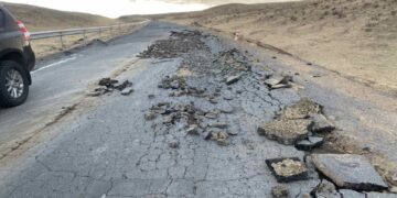 Хүнд даацын автомашинууд даац хэтрүүлэхгүй байхыг анхааруулж байна