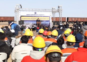 Зүүнбаян-Ханги чиглэлийн төмөр замын бүтээн байгуулалт эхэллээ