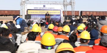 Зүүнбаян-Ханги чиглэлийн төмөр замын бүтээн байгуулалт эхэллээ