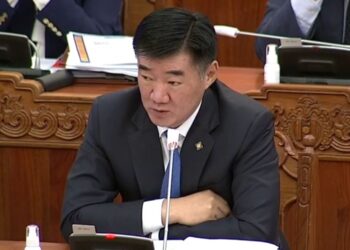 УИХ-ын гишүүн С.Бямбацогт "Зөвшөөрлийн тухай хууль"-д УИХ зөвшөөрөл олгож өгөөч ээ