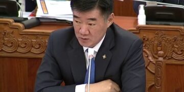 УИХ-ын гишүүн С.Бямбацогт "Зөвшөөрлийн тухай хууль"-д УИХ зөвшөөрөл олгож өгөөч ээ