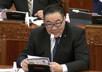 Б.Бат-Эрдэнэ: Газрын тосны үйлдвэр ашиглалтанд ороход эргэлзээтэй байна