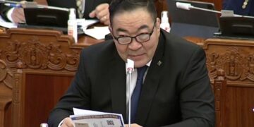 Б.Бат-Эрдэнэ: Газрын тосны үйлдвэр ашиглалтанд ороход эргэлзээтэй байна