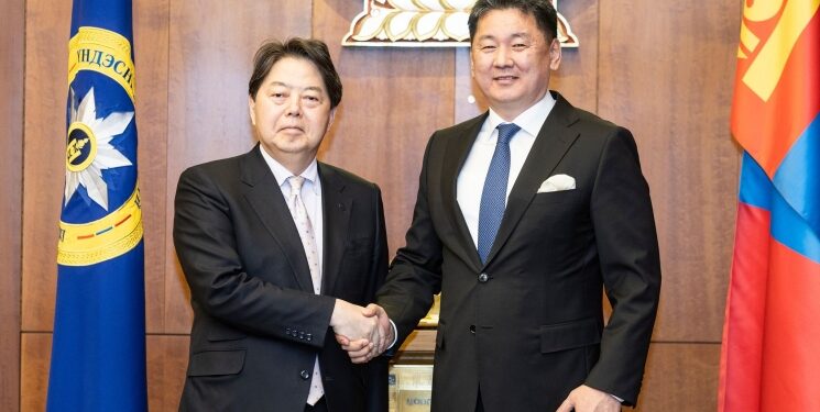 Монгол Улсын Ерөнхийлөгч У.Хүрэлсүхэд Япон Улсын Гадаад хэргийн сайд бараалхав