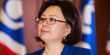 Ерөнхий сайд Л.Оюун-Эрдэнэд УИХ-ын гишүүн С.Одонтуяа шаардлага хүргүүлэв