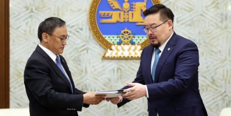 Донорын тухай хуульд нэмэлт, өөрчлөлт оруулах тухай хуулийн төслийг өргөн мэдүүлэв