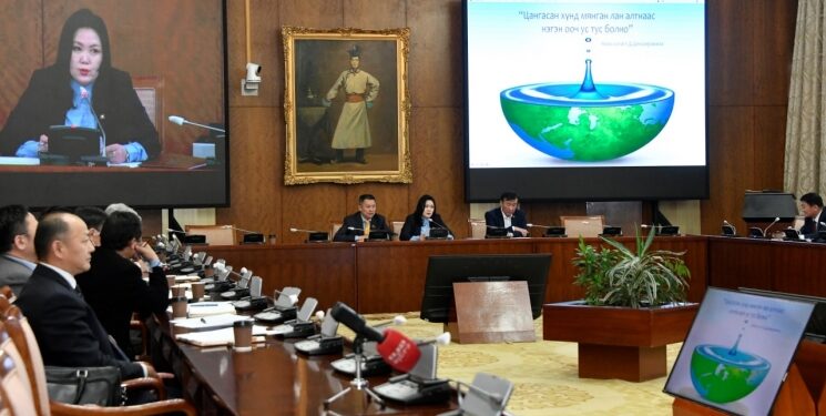 Усны тухай хуульд нэмэлт оруулах тухай хуулийн төслийн талаарх хэлэлцүүлэг болов