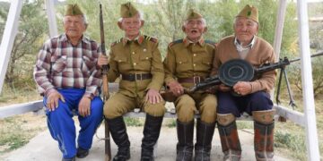 Ахмад дайчин Г.Гэлэгжамц, Д.Цанжид, Ш.Бошлой, хөнгөн пулемётын наводчик Т.Гэндэн нар