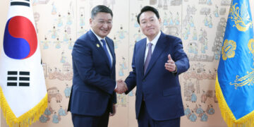 Ерөнхийлөгчийн Тамгын газрын дарга Я.Содбаатар БНСУ-ын Ерөнхийлөгч Юн Сог Ёль-д бараалхав