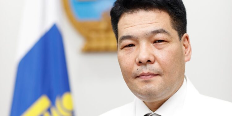 Өнөөдөр Эрүүл мэндийн сайд С.Энхболд 11-11 төвд ажиллана