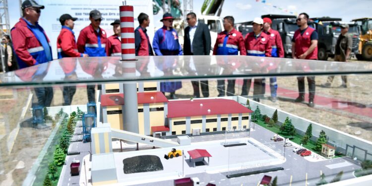 Баянхонгор аймгийн төвд баригдах Дулааны станцын шавыг тавилаа