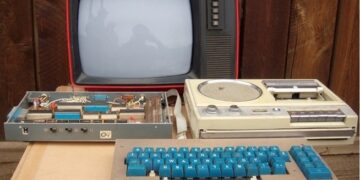 Анхны монгол компьютер "Оч" 38 нас хүрлээ