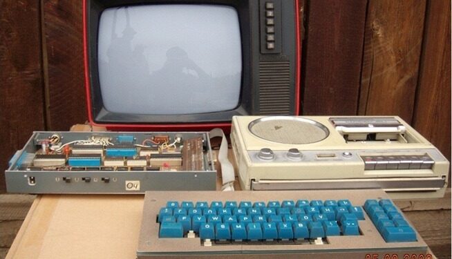 Анхны монгол компьютер "Оч" 38 нас хүрлээ