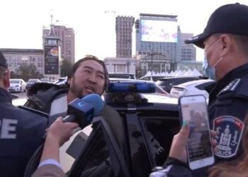 Д.Монголхүүг гэм буруутайд тооцож, 1 жил БЗД-ийн нутаг дэвсгэрээс гарахыг хориглолоо