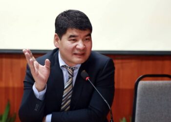 "Монголын төмөр зам"-ын Гүйцэтгэх захирлаар экс сайд П.Ганхүүг томилжээ