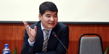 "Монголын төмөр зам"-ын Гүйцэтгэх захирлаар экс сайд П.Ганхүүг томилжээ