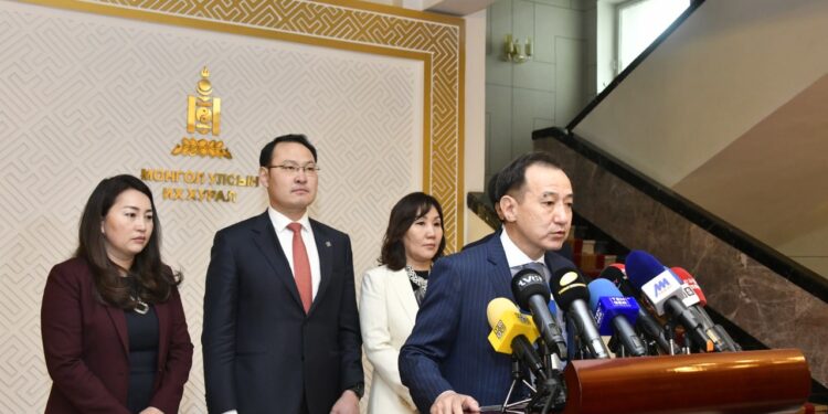 Төрийн ордонд нэвтрэх журамд өөрчлөлт оруулах санал хүргүүлэх асуудлаар мэдээлэл хийлээ