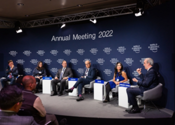 Гадаад харилцааны сайд Б.Батцэцэг Дэлхийн эдийн засгийн чуулга уулзалтад оролцож байна