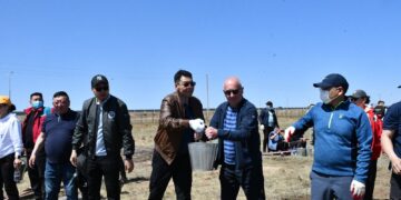 Эрүүл мэндийн яам болон харьяа байгууллагуудын төлөөлөлүүд мод тарьлаа