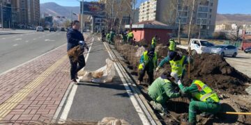 Богд хааны ордон музейн гадна 300 метр урттай дугуйн зам тавина