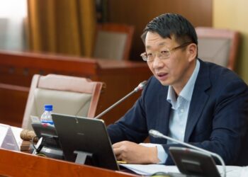 Л.Энх-Амгалан “Есдүгээр анги хэр нь гуравдугаар ангийн мэдлэгтэй хүүхдүүд байна”