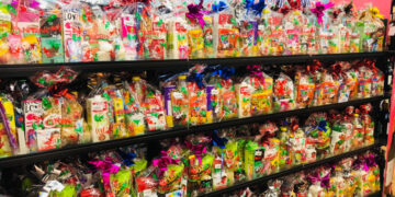 Хүүхдийн бэлэгтэй холбоотой хяналт шалгалт хийж байна