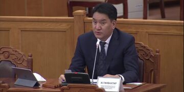 Баянгол дүүргийн иргэд АТГ-ын өмнө шудрага ёсыг шаардаж суулт хийхээр болжээ