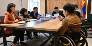 ЭМЯ-ны сайд С.Энхболд 11-11 төвд ажиллаж иргэдийн санал хүсэлтийг сонсож, шийдвэрлэлээ