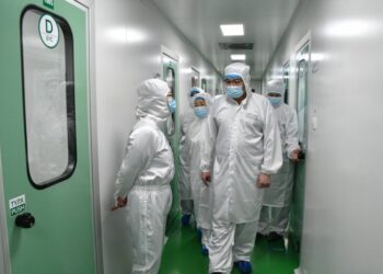 С.Энхболд сайд "Айвико", "Монос", "Нахиа" үйлдвэрүүдэд ажиллав