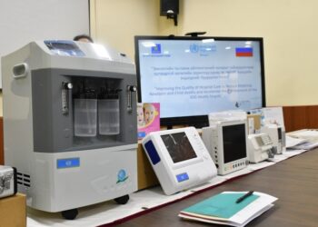 12 нэр төрлийн  эмнэлгийн хэрэгсэл, тоног төхөөрөмжийг хүлээлгэн өглөө