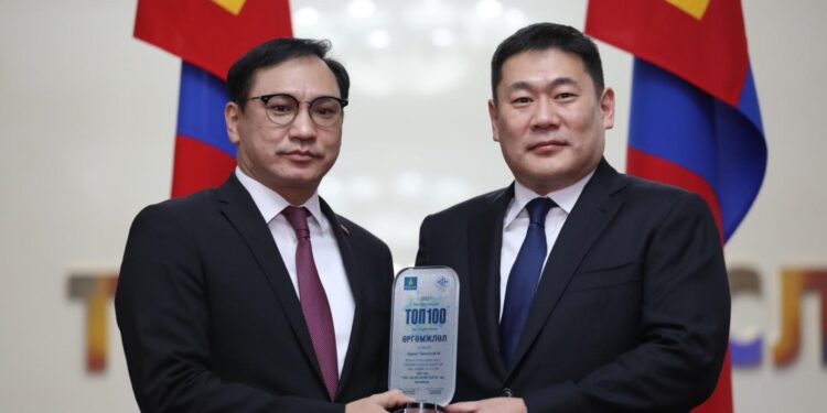 Топ-100 аж ахуйн нэгжийг 21 дэх жилдээ өргөмжиллөө