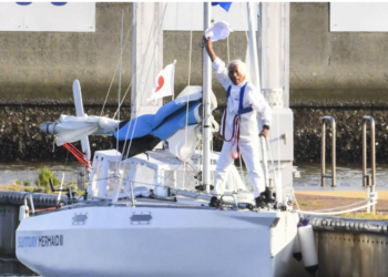 83 настай япон иргэн ганцаараа Номхон далайг гаталжээ